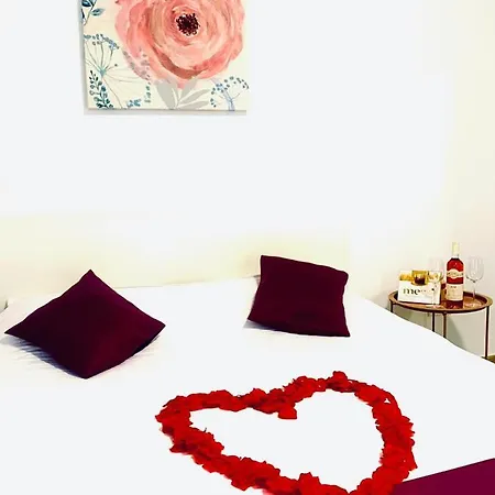 Crazy Seaview Nord 아파트 마마이아